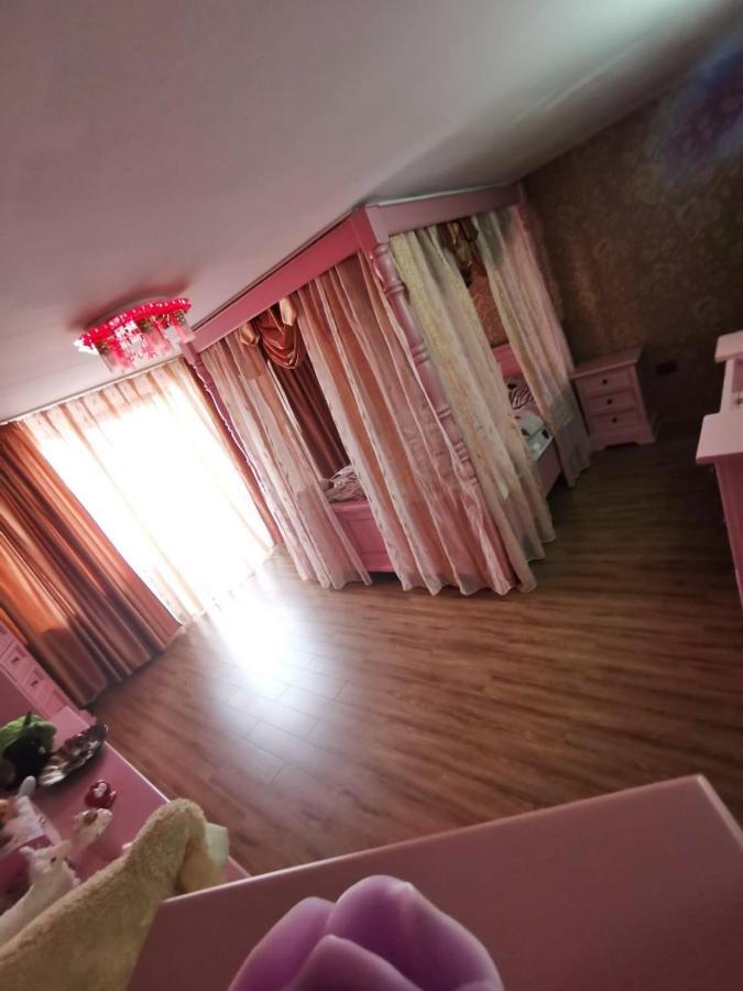 Vila De Vacanta คูร์ตา เด อาร์เจช ภายนอก รูปภาพ