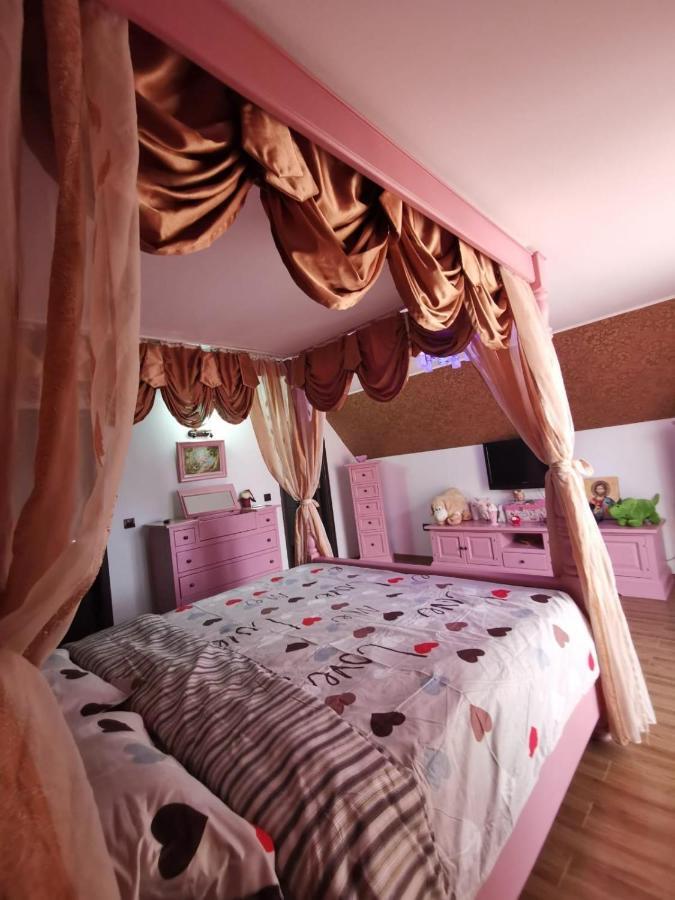 Vila De Vacanta คูร์ตา เด อาร์เจช ภายนอก รูปภาพ