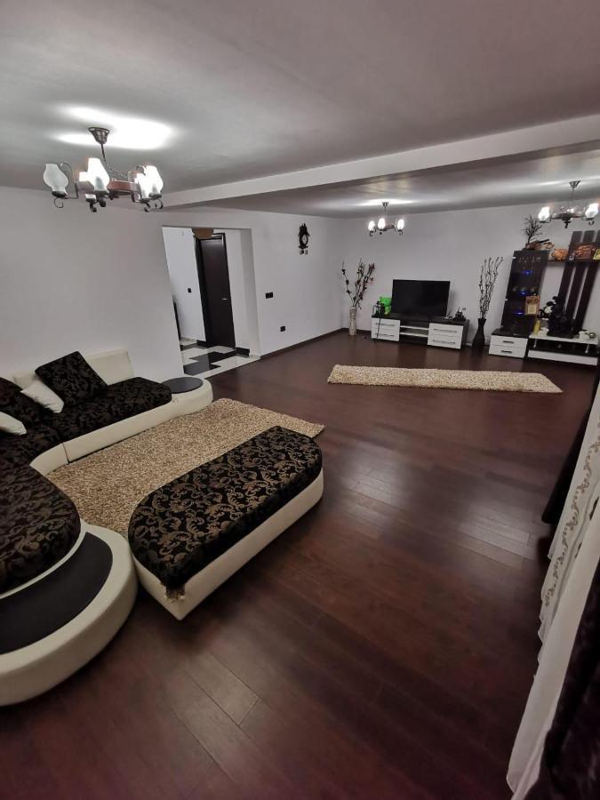 Vila De Vacanta คูร์ตา เด อาร์เจช ภายนอก รูปภาพ